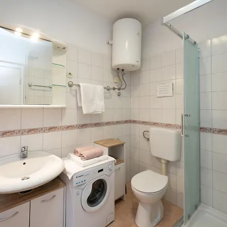 Apartamento Hela By Interhome Opatija