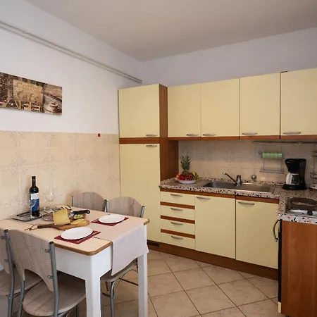 Apartamento Hela By Interhome Opatija