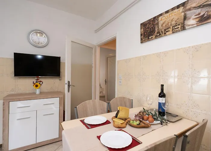 Hela By Interhome Apartman