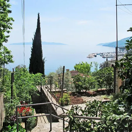 Lägenhet Hela By Interhome