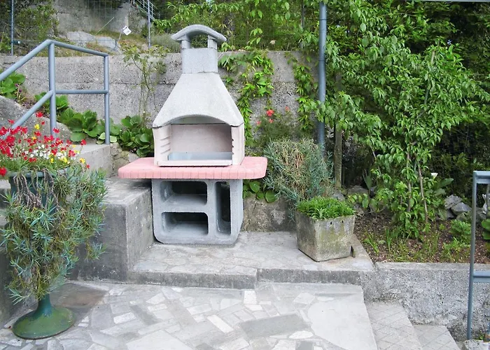 Lägenhet Hela By Interhome