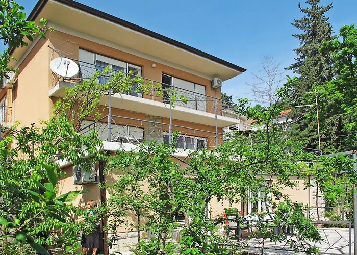 Lägenhet Hela By Interhome