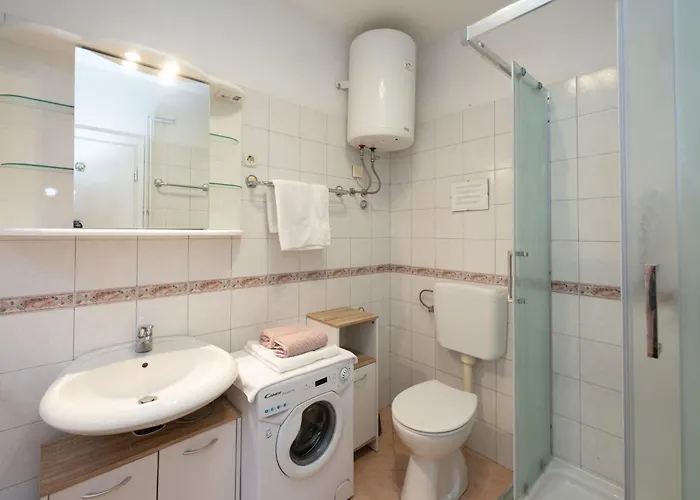 Lägenhet Hela By Interhome Opatija